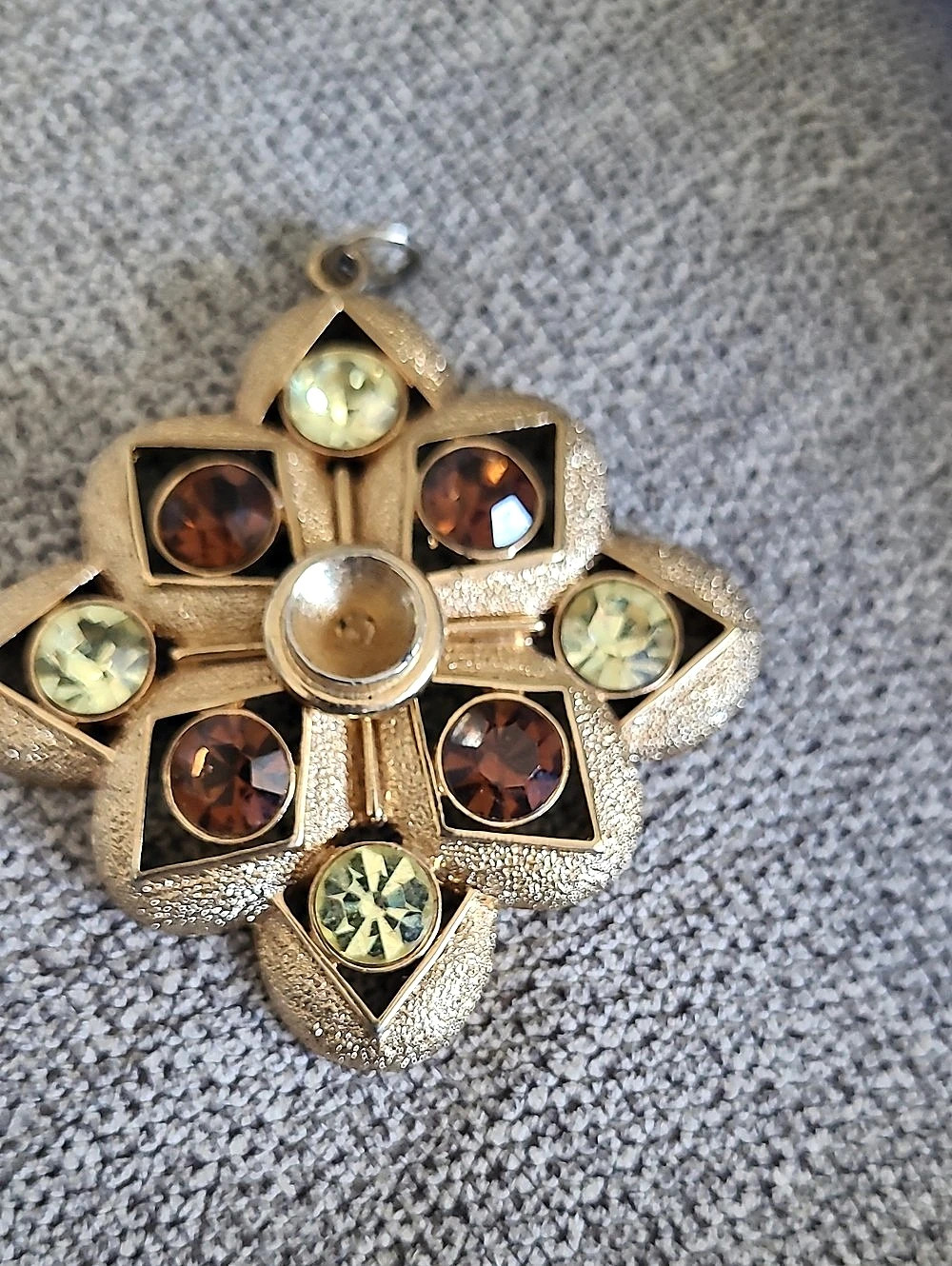 Sarah Coventry Rhinestone Pendant. Missing Center Stone. No Chain